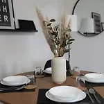 Apart63-modern-3room I Smart Tv I Free Parking I Free Wifi شقة