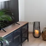 Apart63-modern-3room I Smart Tv I Free Parking I Free Wifi شقة *