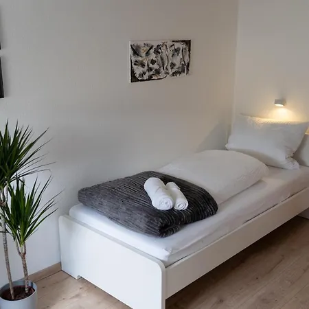 公寓 Apart63-modern-3room I Smart Tv I Free Parking I Free Wifi 哈姆