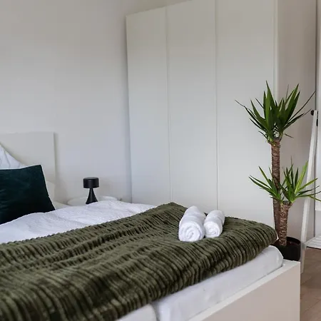 Apart63-modern-3room I Smart Tv I Free Parking I Free Wifi