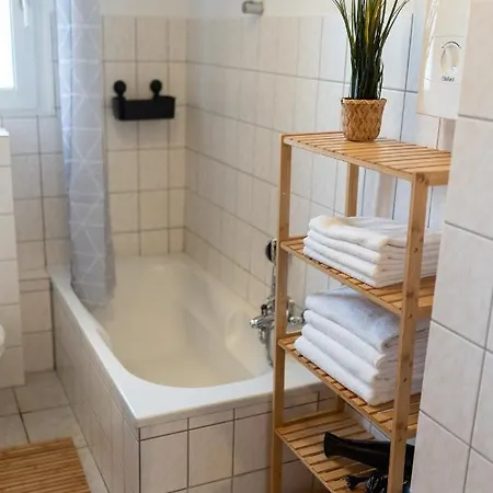 Apart63-modern-3room I Smart Tv I Free Parking I Free Wifi